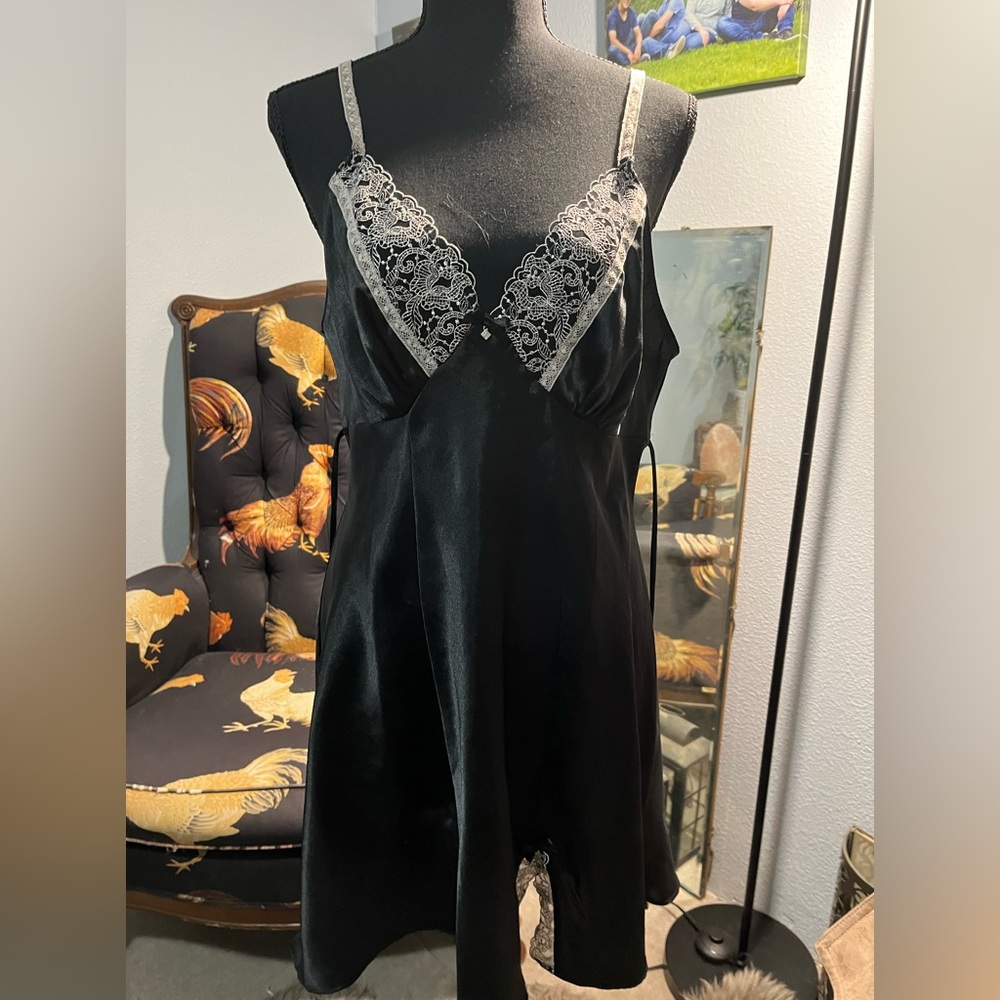 Women’s lingerie - size medium Linea Donatella